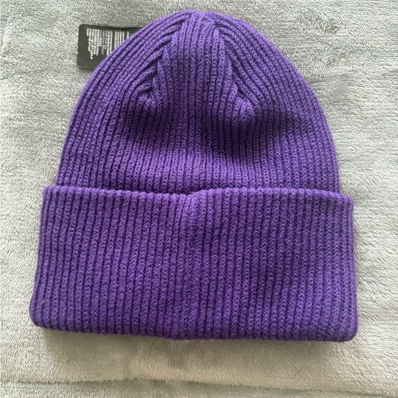 H&M Knitted toque in purple - Picture 2 of 3